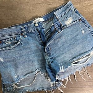 Women’s Abercrombie & Fitch denim shorts. Size 28. The boyfriend short mid rise.
